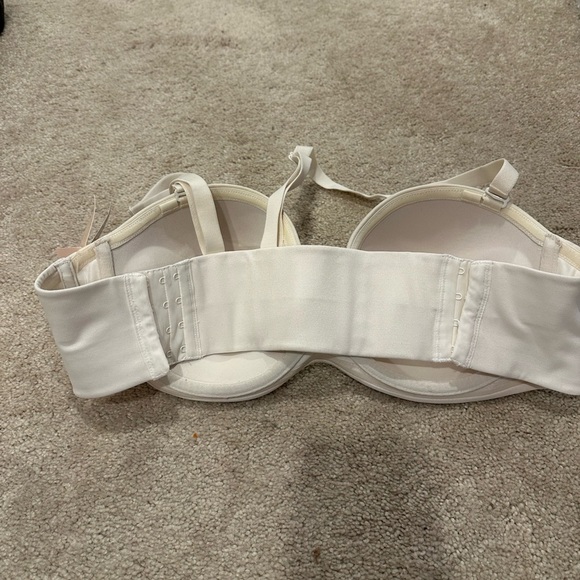 Cacique Ivory Wire Push up Bra size 40C style 001255 NWT - Picture 2 of 3
